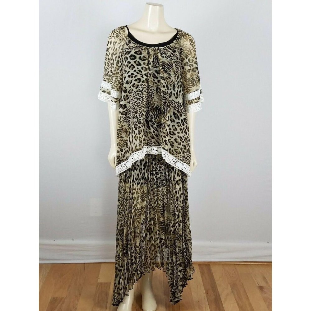 Allen Schwartz‎ leopard print top and skirt M